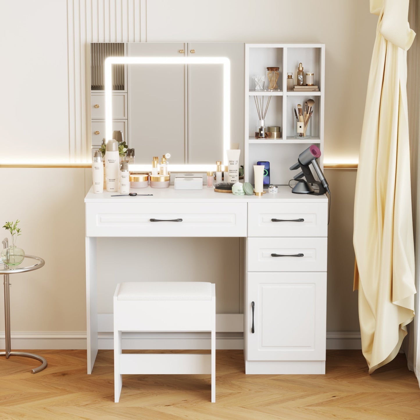 dressing table with mirror?
